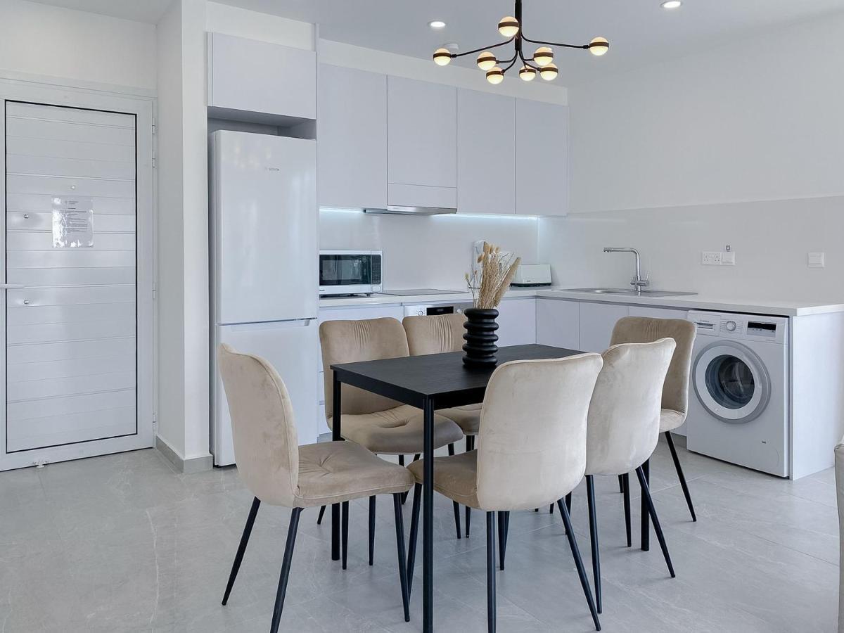 Ferienwohnung Phaedrus Living: Seaview Luxury Flat Limnaria 134 Paphos Exterior foto